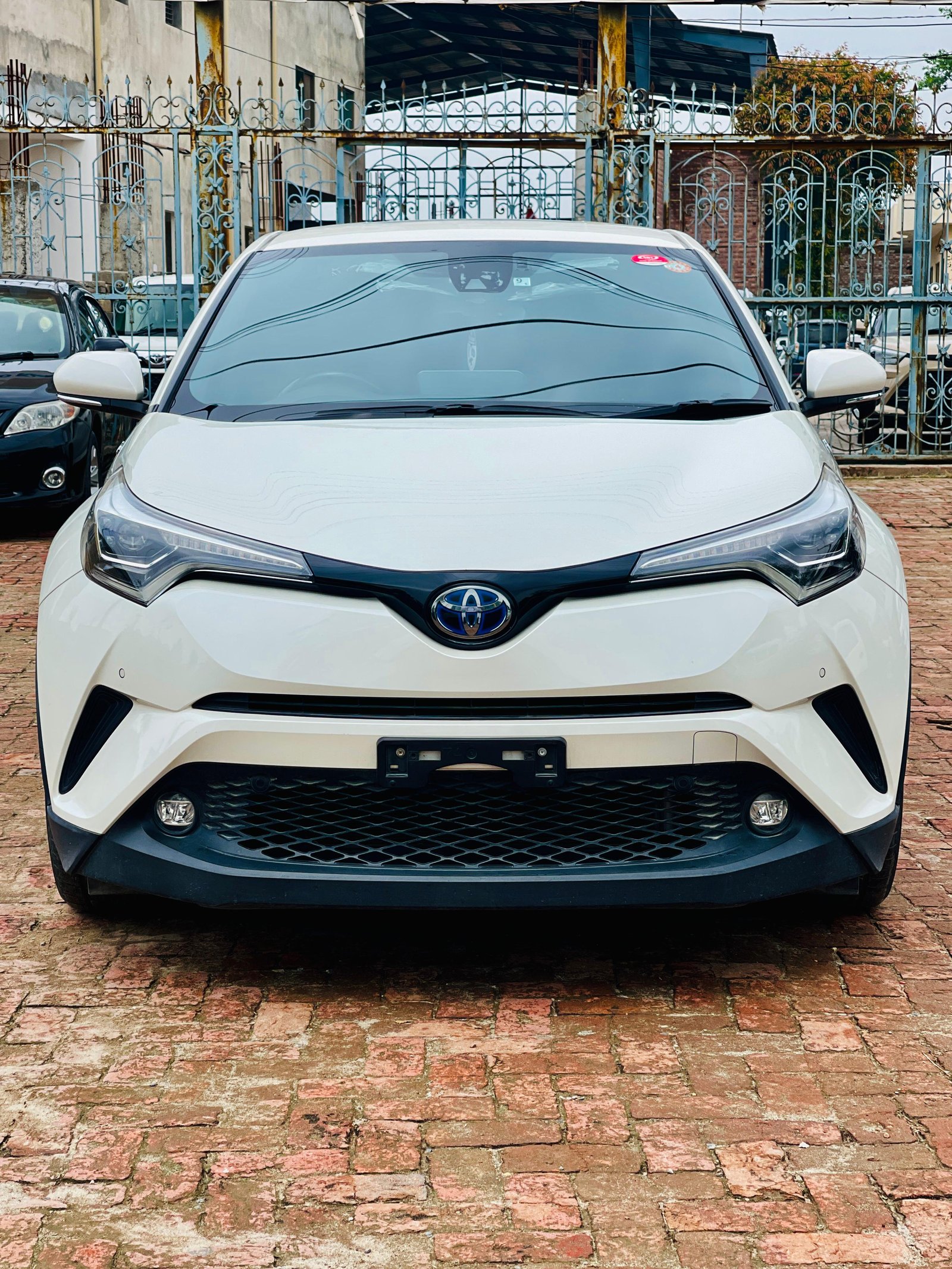 TOYOTA CH-R 